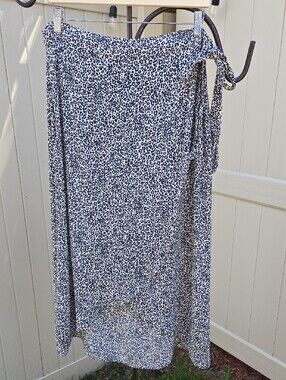 American Eagle Outfitters Black and White Leopard Print Skirt